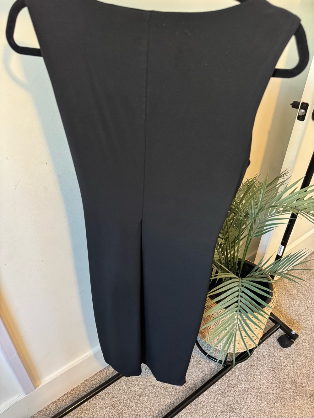 Sleeveless Black Twist-Front Sheath Dress - Picture 3 of 3